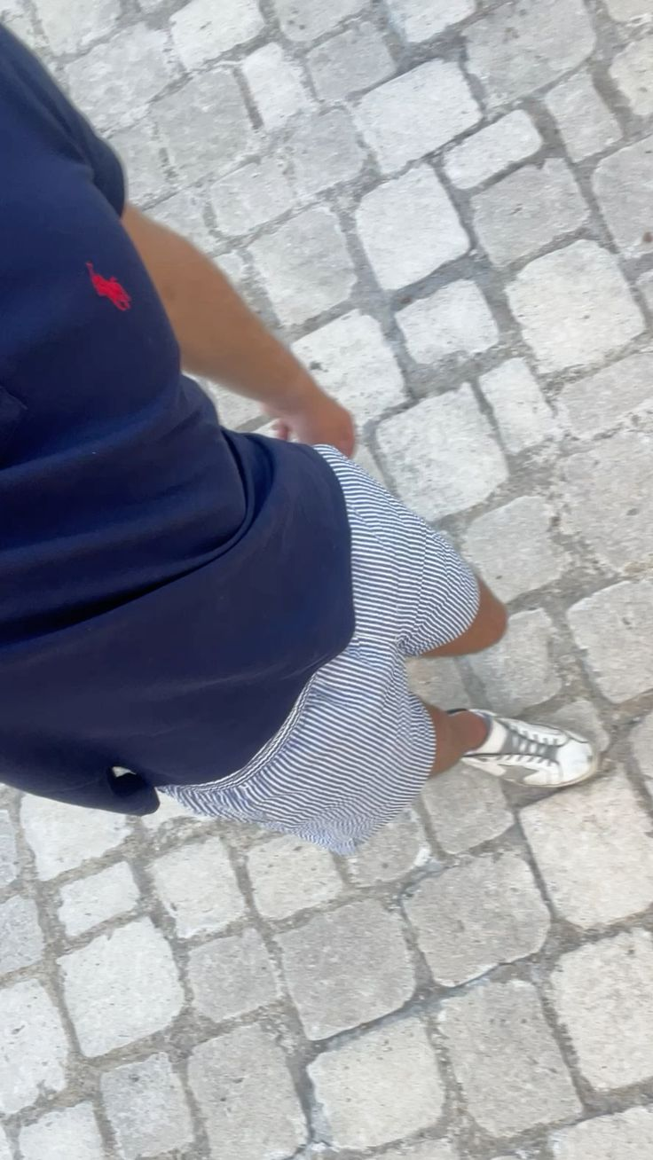 Álvaro R.